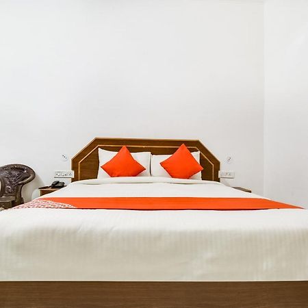 Capital O 23129 Chelsea Palace Hotel Khajuraho Exterior photo